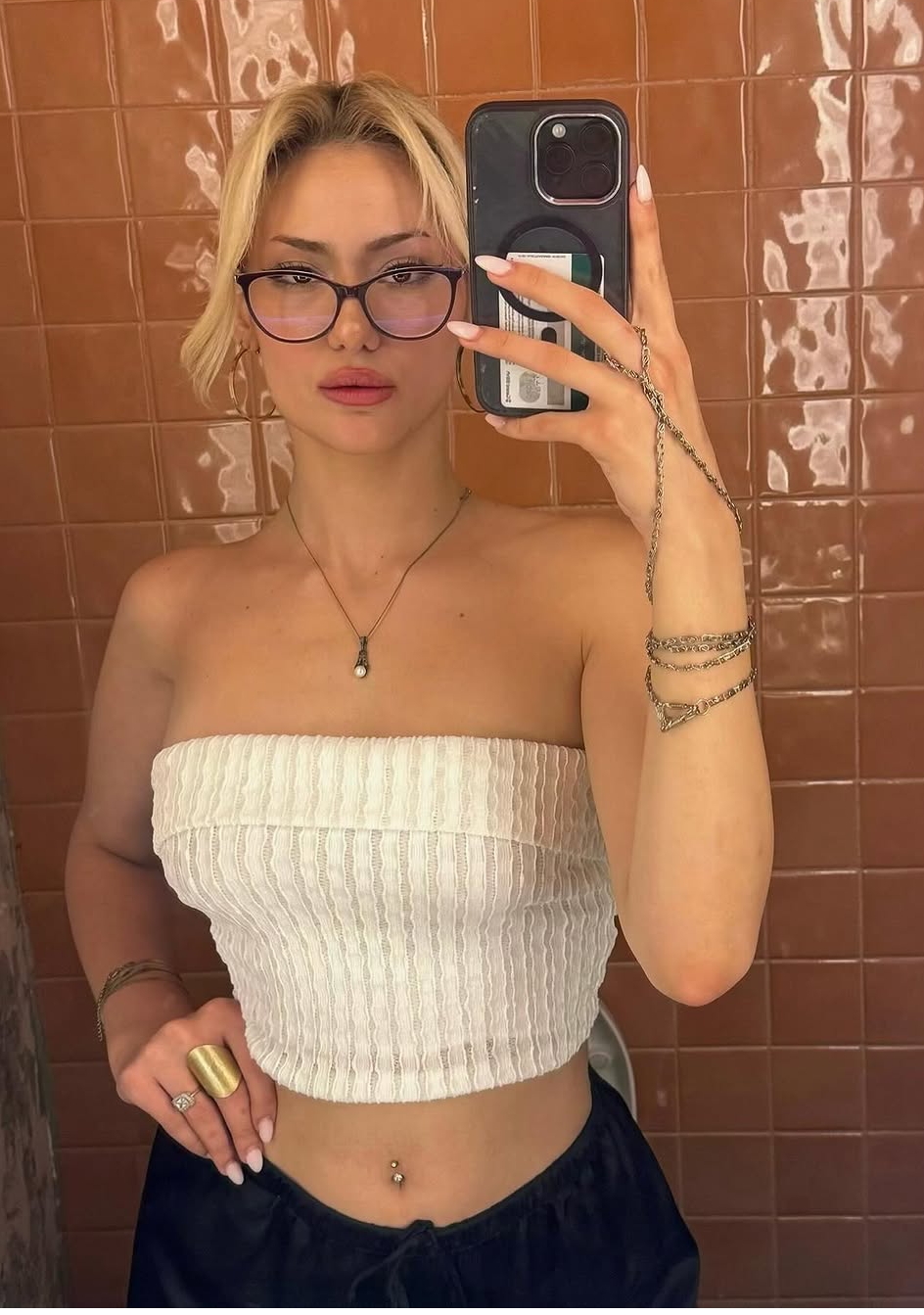 Fakılı Seksi Escort Aline